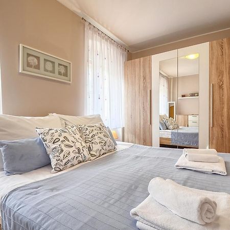 E&E Apartment Arena With Free Private Parking PUY 외부 사진
