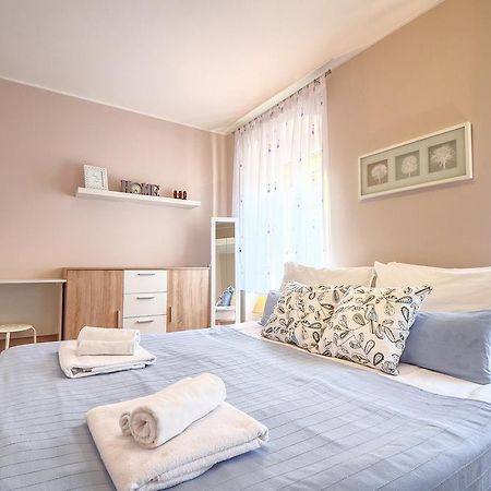 E&E Apartment Arena With Free Private Parking PUY 외부 사진