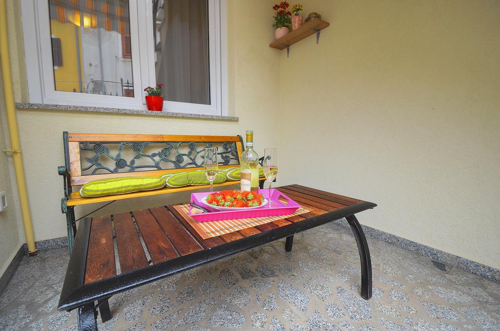 E&E Apartment Arena With Free Private Parking PUY 외부 사진
